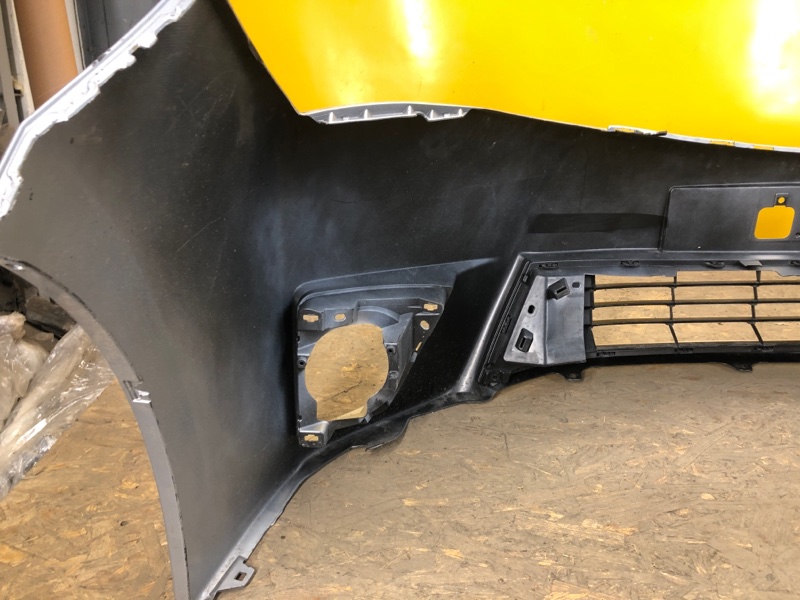 Бампер передний COROLLA 12-19 E180 Бампер передний COROLLA 12-19 E180