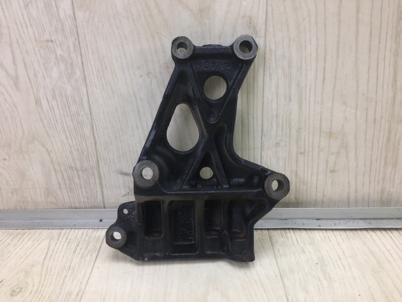 Кронштейн опоры двигателя TOYOTA VENZA 09-16 2010 AGV10 2.7 1ARFE 123130V010 Б/У