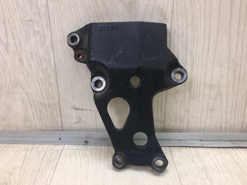 Кронштейн опоры двигателя VENZA 09-16 2010 AGV10 2.7 1ARFE