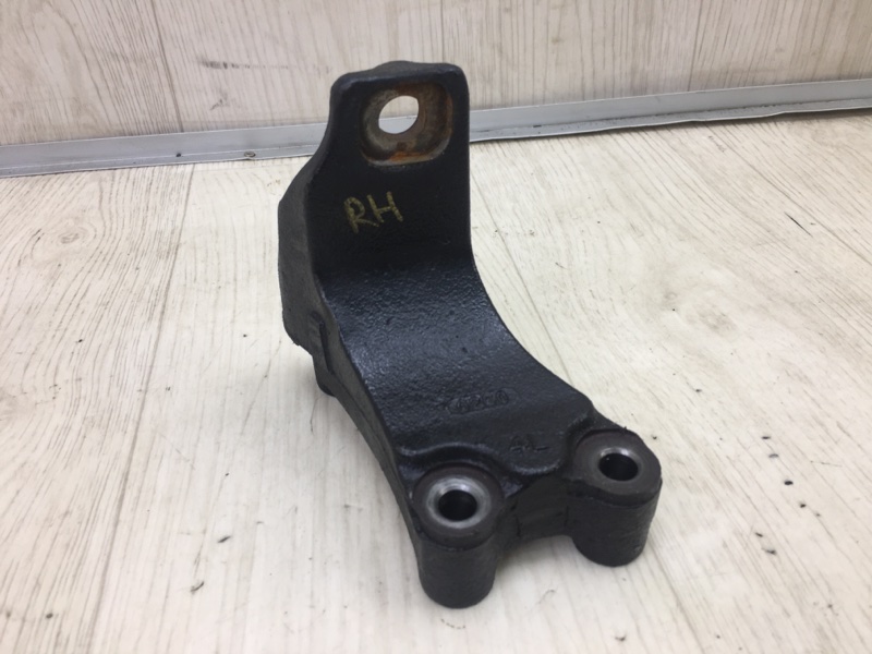 Кронштейн двигателя правый TOYOTA VENZA 09-16 2010 AGV10 2.7 1ARFE 123190V020 Б/У