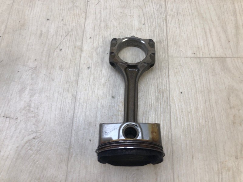 Шатун VENZA 09-16 2010 AGV10 2.7 1ARFE