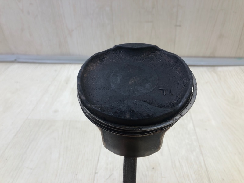 Шатун VENZA 09-16 2010 AGV10 2.7 1ARFE