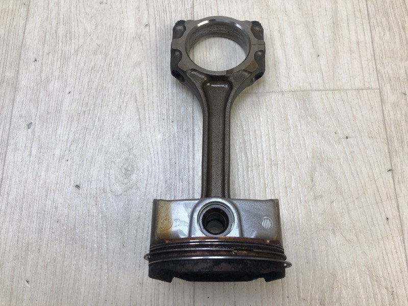 Шатун VENZA 09-16 2010 AGV10 2.7 1ARFE