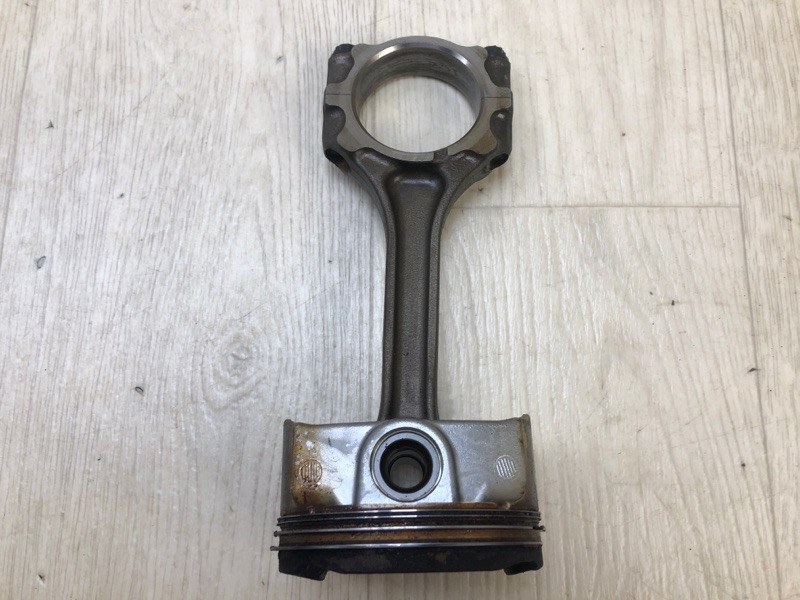 Шатун VENZA 09-16 2010 AGV10 2.7 1ARFE