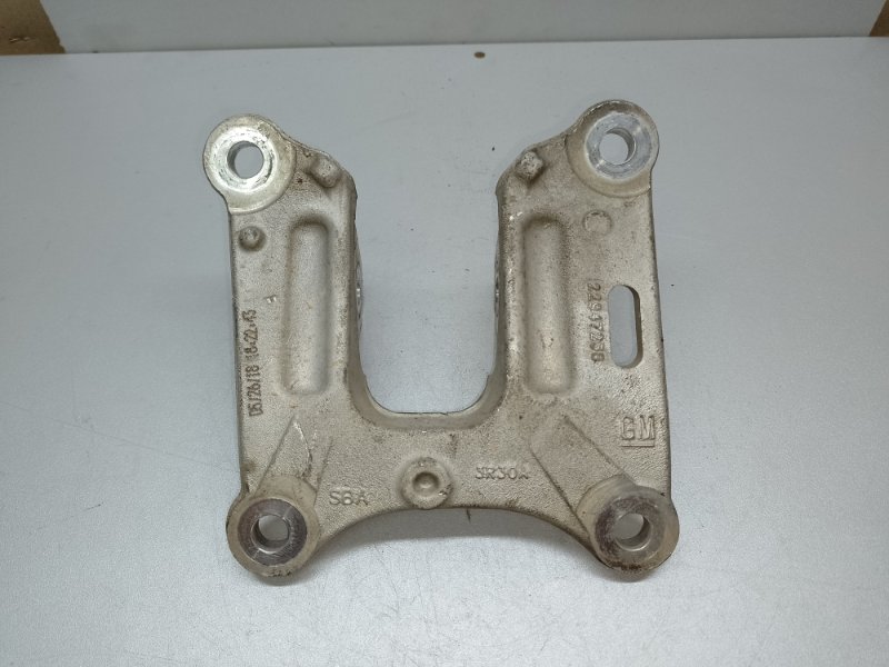 Крепление рычага подвески заднее правое MALIBU 15- 2018 LFV 1.5T Крепление рычага подвески заднее правое MALIBU 15- 2018 LFV 1.5T