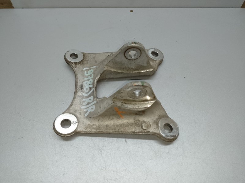 Крепление рычага подвески заднее правое CHEVROLET MALIBU 15- LFV 1.5T Крепление рычага подвески заднее правое CHEVROLET MALIBU 15- LFV 1.5T