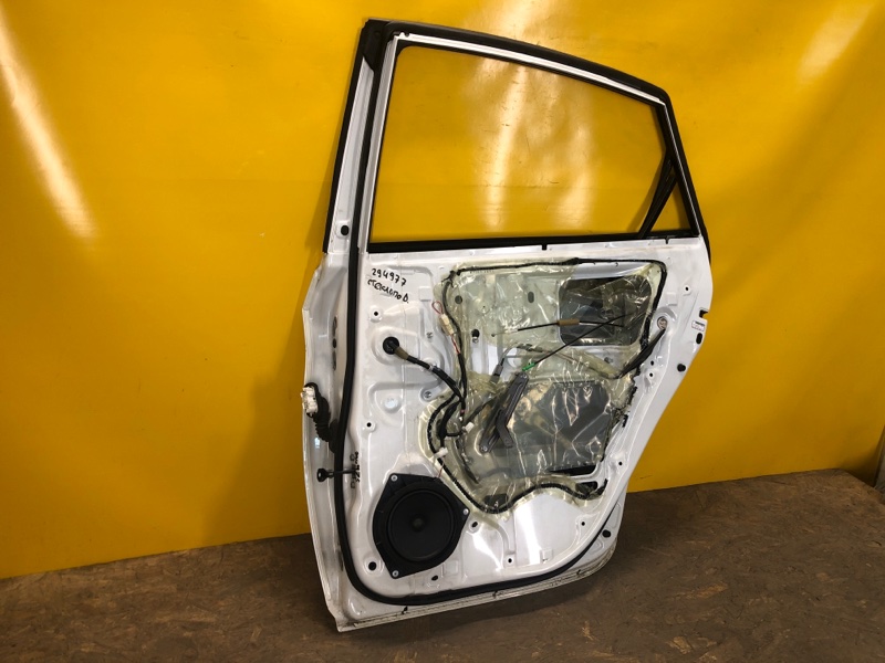 Дверь задняя правая PRIUS - 30 09-17