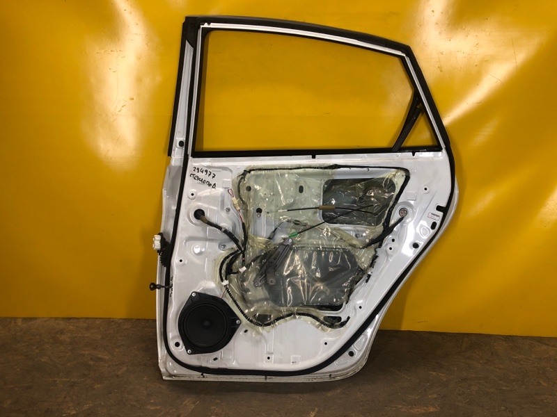 Дверь задняя правая PRIUS - 30 09-17