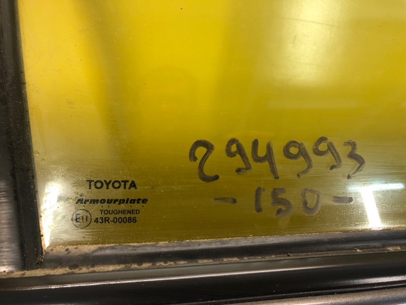 Стекло двери заднее правое COROLLA 150 06-13