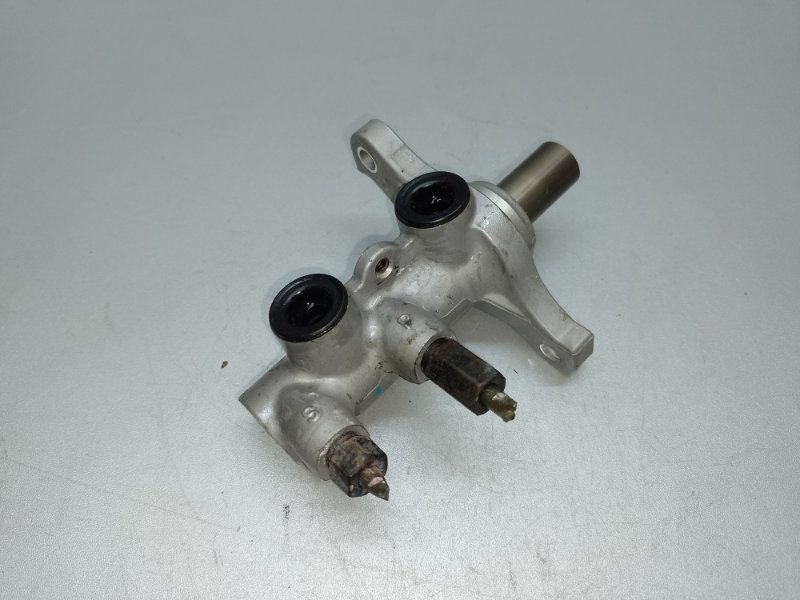 Главный тормозной цилиндр HYUNDAI ACCENT RB 10- 2015 1.6 G4FD 58510-1R200 Б/У