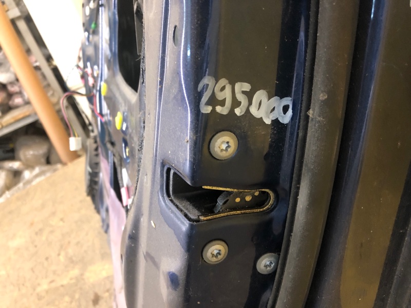 Замок двери передний правый TOYOTA COROLLA 120 00-07 69030-02161 Б/У