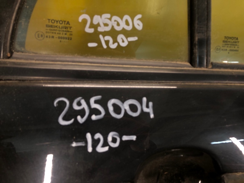 Дверь задняя правая COROLLA 120 00-07