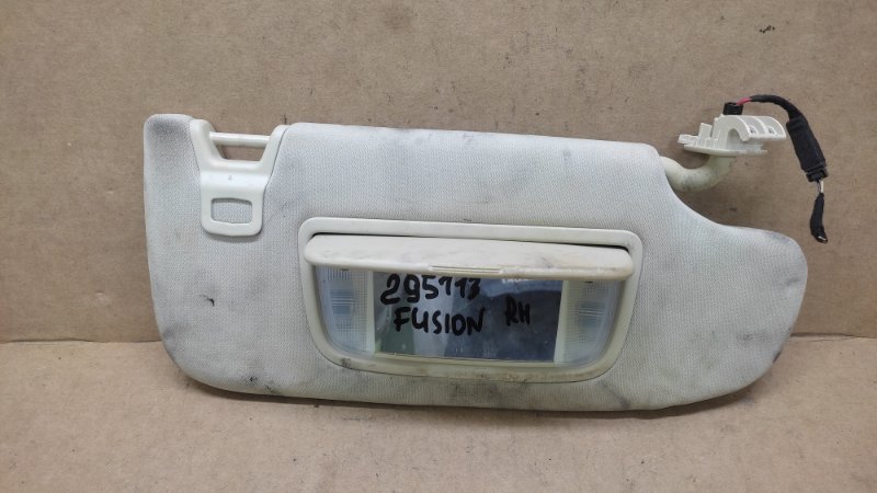 Запчасть козырек солнцезащитный правый FORD FUSION 14- 2014 C25HDEX DS7Z-5404104-FA Б/У Козырек солнцезащитный правый FORD FUSION 14- 2014 C25HDEX DS7Z-5404104-FA Б/У
