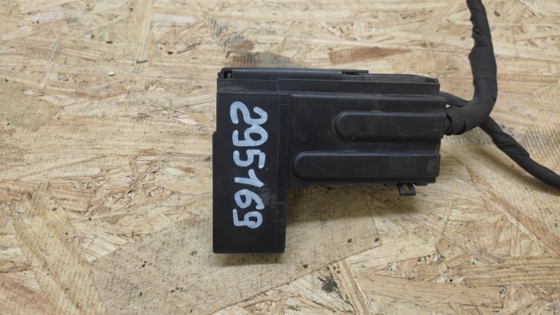 Блок предохранителей моторный отсек FUSION 14- 2014 C25HDEX