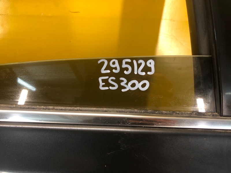 Стекло двери заднее правое LEXUS ES350 06-12 68113-33160 Б/У