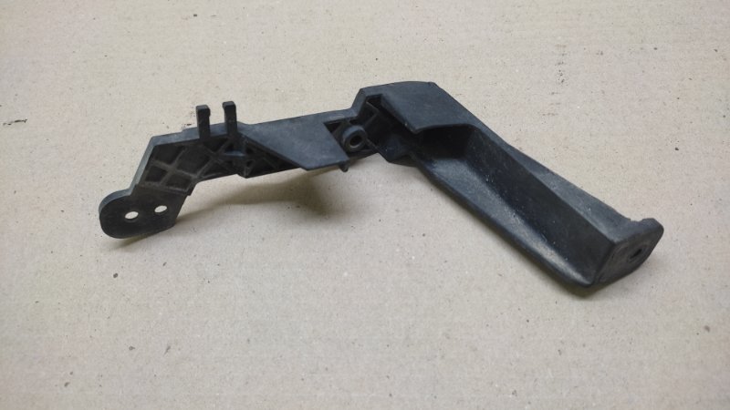 Кронштейн противотуманной фары передний правый SORENTO XM 09-14 2010 3.5 G6DC