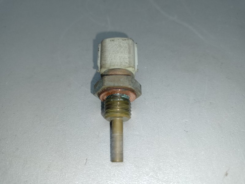 Запчасть датчик температуры охлаждающей жидкости NISSAN X-TRAIL/ROGUE T32 13-20 2017 2.5 QR25DE 22630-JN00A Б/У Датчик температуры охлаждающей жидкости NISSAN X-TRAIL/ROGUE T32 13-20 2017 2.5 QR25DE 22630-JN00A Б/У