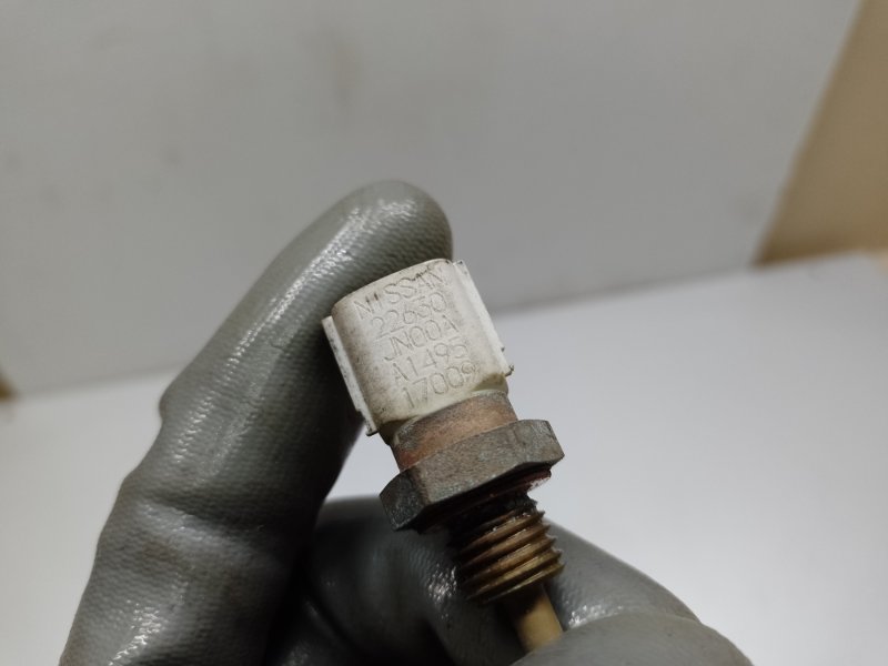 Датчик температуры охлаждающей жидкости NISSAN X-TRAIL/ROGUE T32 13-20 2.5 QR25DE Датчик температуры охлаждающей жидкости NISSAN X-TRAIL/ROGUE T32 13-20 2.5 QR25DE