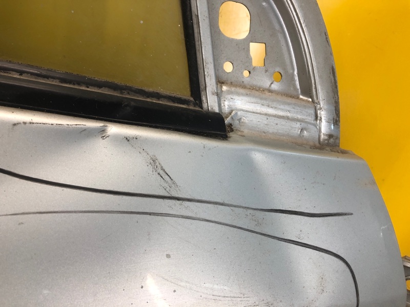 Дверь передняя правая COROLLA 120 00-07