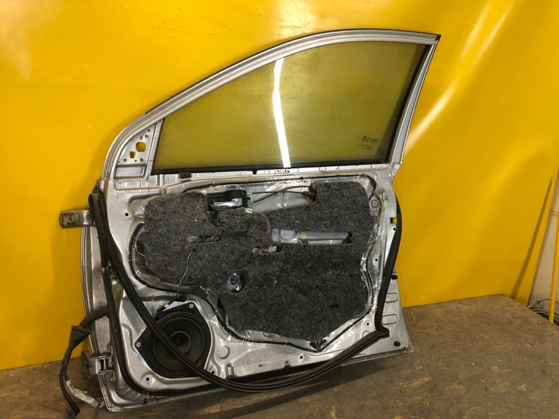 Дверь передняя правая COROLLA 120 00-07