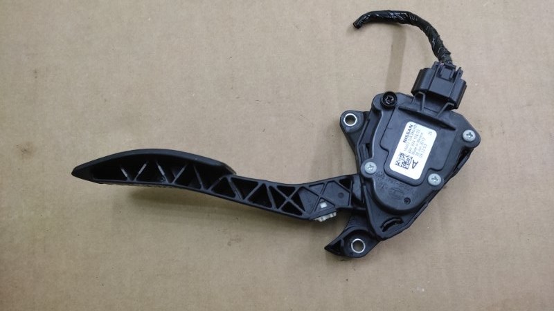 Педаль газа NISSAN PATHFINDER R52 12-21 2013 3.5 VQ35DE 18002-3JA3B Б/У