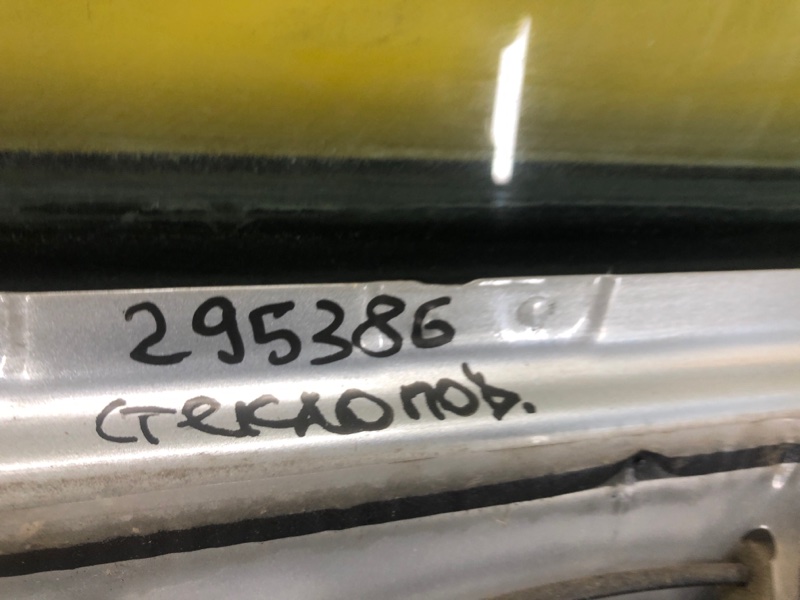 Стеклоподъемник передний правый COROLLA 120 00-07 Стеклоподъемник передний правый COROLLA 120 00-07