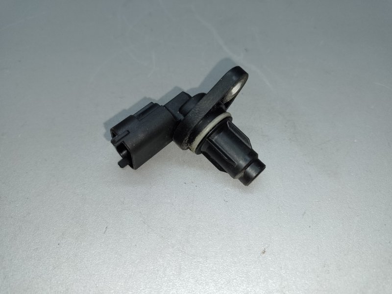 Датчик положения распредвала HYUNDAI ACCENT RB 10- 2015 1.6 G4FD 39350-2B030 Б/У