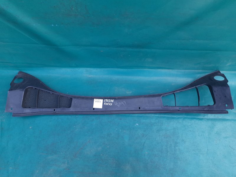 Пластик под лобовое стекло / Жабо FOCUS 10-18 2016 2.0 XQDA