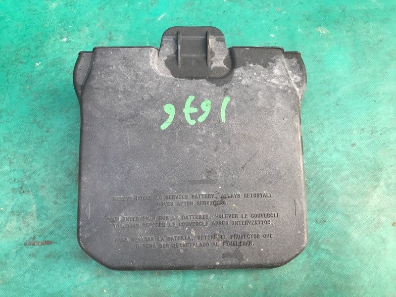 Крышка аккумулятора FORD FOCUS 10-18 2016 2.0 XQDA AM5Z-10A659-A Б/У