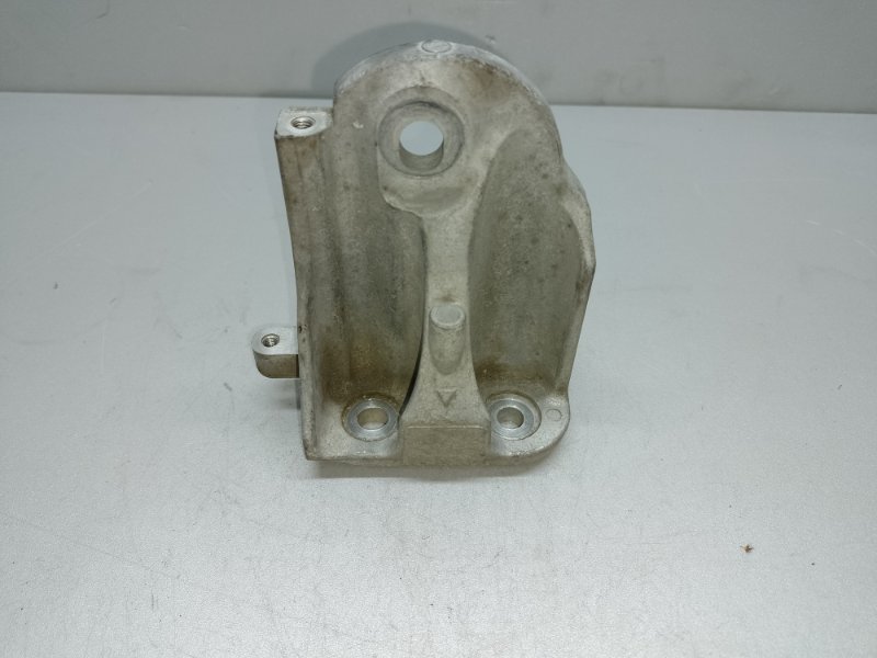 Кронштейн опоры двигателя передний PATHFINDER R52 12-21 2013 3.5 VQ35DE