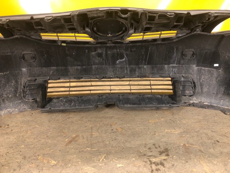 Бампер передний PRIUS - 30 09-17