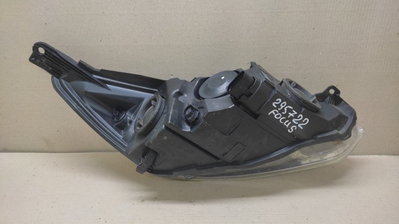 Фара левая FORD FOCUS 10-18