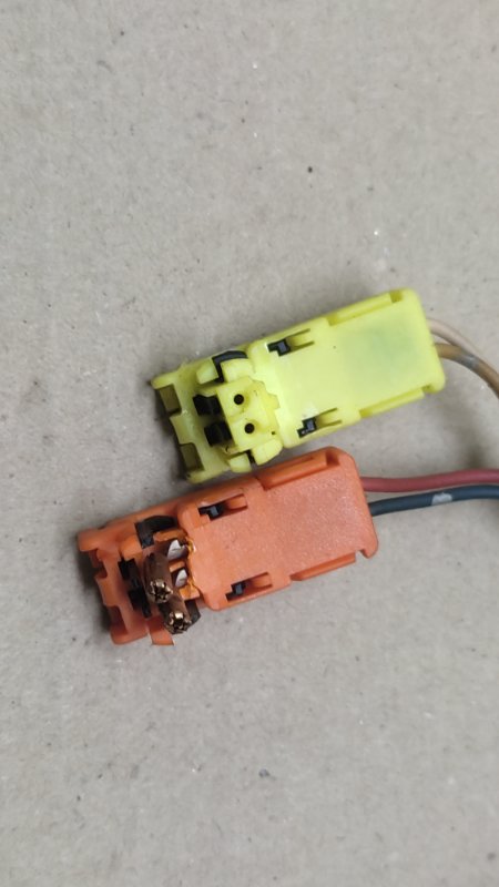 Шлейф Airbag 3 BK 03-08 2006 BK 2.3 L3 Шлейф Airbag 3 BK 03-08 2006 BK 2.3 L3