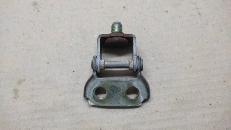 Петля крышки багажника 3 BK 03-08 2006 BK 2.3 L3