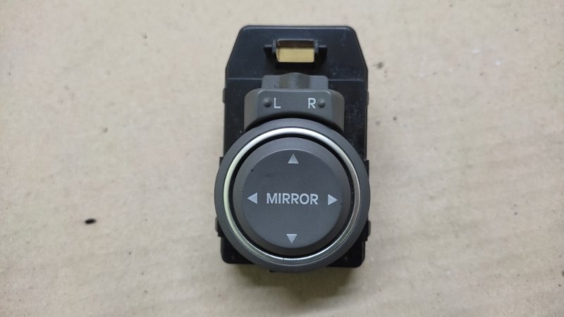 Запчасть блок управления зеркалами HYUNDAI SONATA YF 10-14 2012 2.4 G4KK 93573-3S000RAS Б/У Блок управления зеркалами HYUNDAI SONATA YF 10-14 2012 2.4 G4KK 93573-3S000RAS Б/У