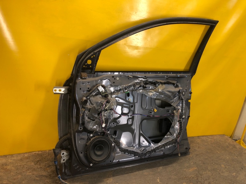 Дверь передняя правая AVENSIS 03-08 Дверь передняя правая AVENSIS 03-08