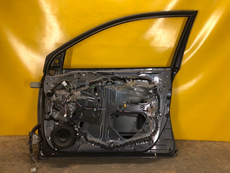 Дверь передняя правая AVENSIS 03-08 Дверь передняя правая AVENSIS 03-08