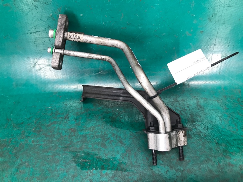 Трубка кондиционера KIA SORENTO XM 09-14 2009 2.4 977611U100 Б/У