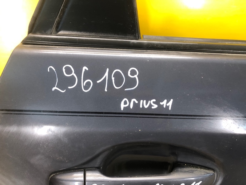 Дверь задняя правая PRIUS - 30 09-17 Дверь задняя правая PRIUS - 30 09-17
