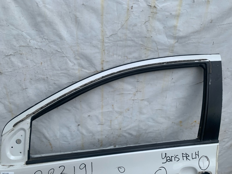 Дверь передняя левая YARIS 05–11 Дверь передняя левая YARIS 05–11