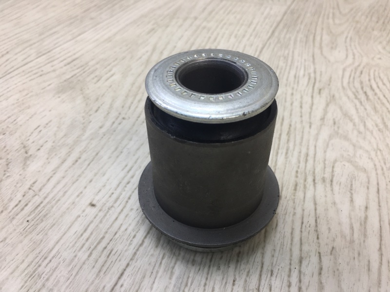 Сайлентблок передний LEXUS GX470 02-09 Внедорожник 4865460030 новая
