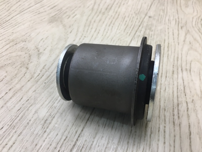 Сайлентблок передний GX470 02-09 Внедорожник