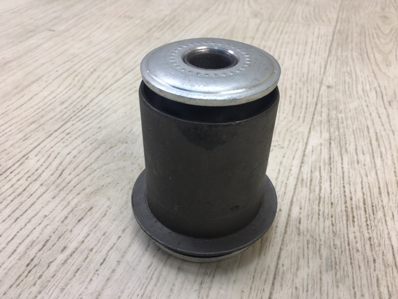 Сайлентблок задний LEXUS GX470 02-09 Внедорожник 4865560030 новая