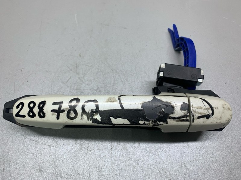 Запчасть ручка двери наружная задняя левая TOYOTA YARIS 05–11 69211-12220-R5 Б/У Ручка двери наружная задняя левая TOYOTA YARIS 05–11 69211-12220-R5 Б/У