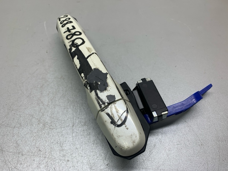 Ручка двери наружная задняя левая YARIS 05–11 Ручка двери наружная задняя левая YARIS 05–11