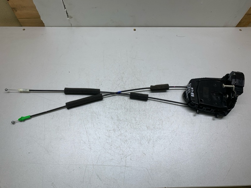 Замок двери задний левый TOYOTA YARIS 05–11 69060-52200 Б/У