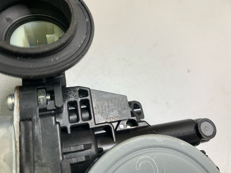 Стеклоподъемник передний левый YARIS 05–11