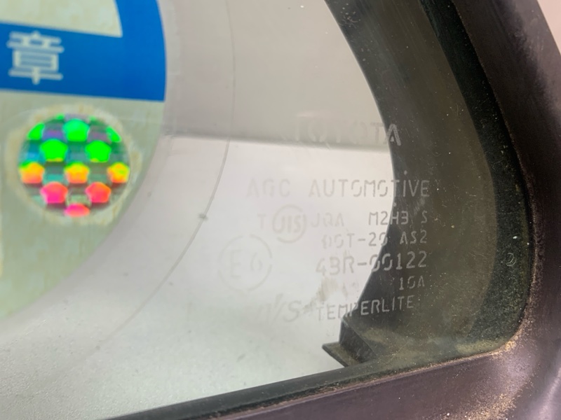 Стекло двери глухое заднее левое TOYOTA YARIS 05–11