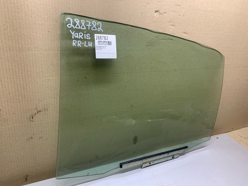 Стекло двери заднее левое YARIS 05–11 Стекло двери заднее левое YARIS 05–11