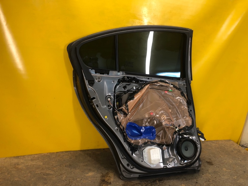 Дверь задняя левая AVENSIS 08-18 Дверь задняя левая AVENSIS 08-18